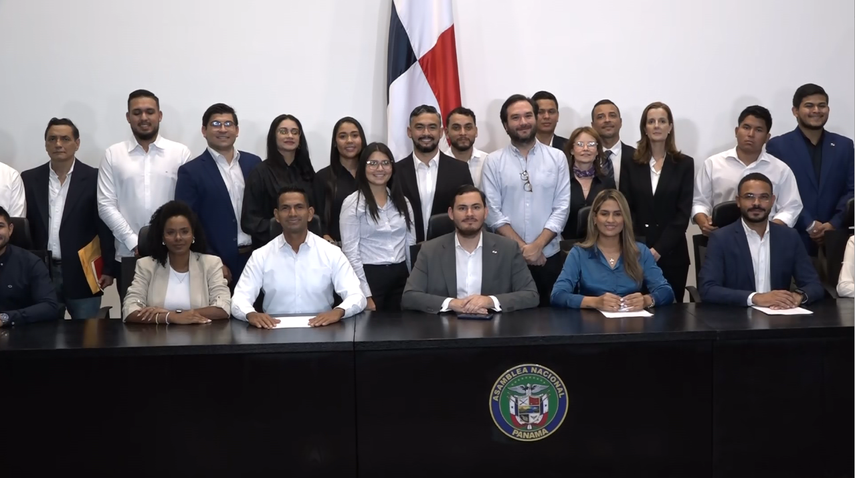 Diputados independientes electos renunciaron a privilegios