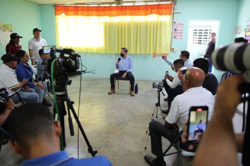 Reunión del presidente de Panamá, Laurentino Cortizo, con los periodistas.