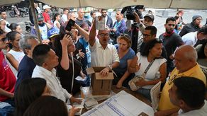 Millones participaron en elecciones primarias de Venezuela