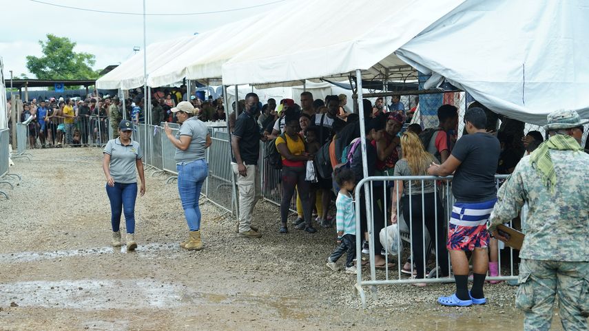 Alrededor de unos 1,200 migrantes permanecen en la Estación Receptora de Migrantes en San Vicente. 