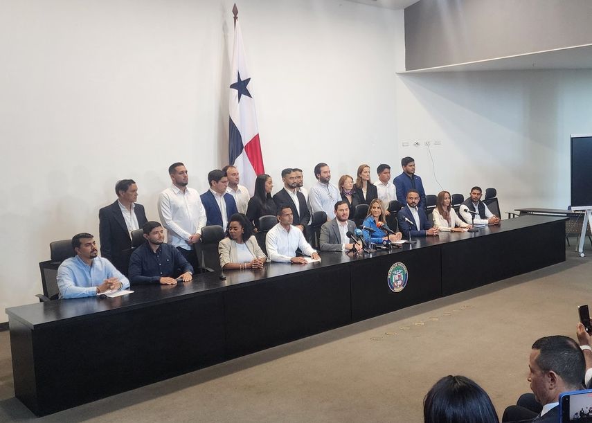 Juan Diego Vásquez, diputado saliente que persiste en renovar la Asamblea