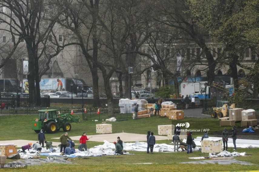 Levantan un hospital campaña en Central Park de Nueva York