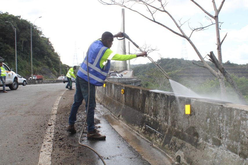 El Ministerio de Obras Públicas (MOP) informó que para el 13 de enero de 2023 se contempla llevar a cabo el acto de licitación pública por mejor valor del proyecto Mantenimiento y Evaluación del puente Centenario, cuyo precio de referencia es de B/. 5,641.716.16.