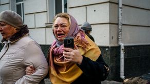 Zelenski denuncia bombardeo ruso en Jersón como acto de terror en Navidad