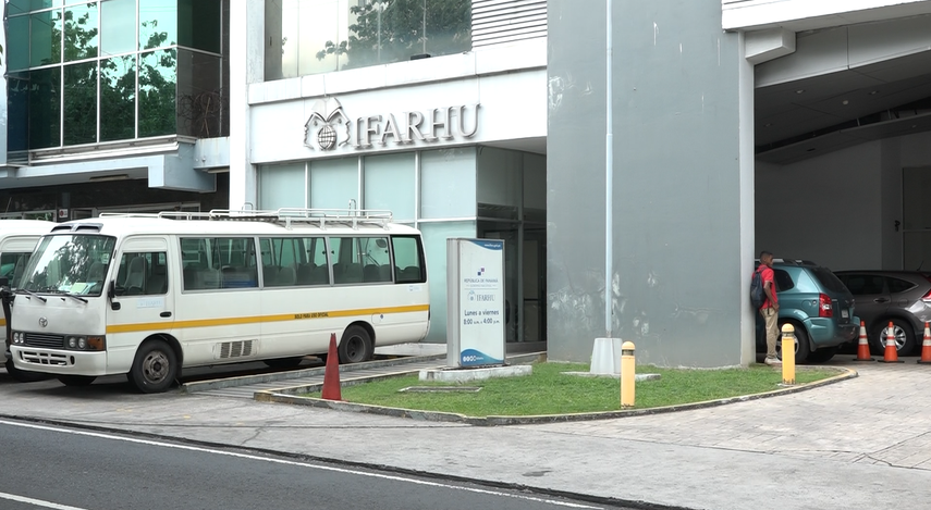 Se conoció que la solicitud contra Bernardo Meneses fue notificada por Fiscalía Anticorrupción al Tribunal Electoral, el pasado lunes 26 de febrero. Se conoció que la solicitud contra Bernardo Meneses fue notificada por Fiscalía Anticorrupción al Tribunal Electoral, el pasado lunes 26 de febrero.