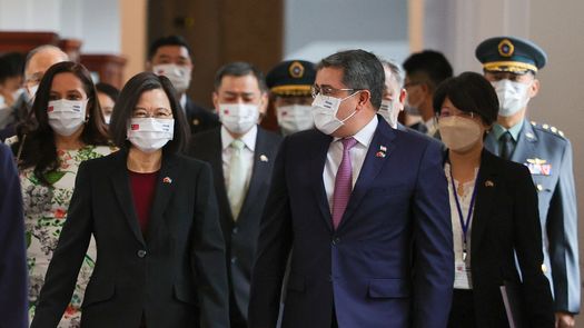 Presidente de Honduras confía en mantener relación con Taiwán tras elecciones