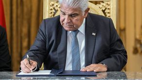 Mulino sanciona ley que elimina el examen obligatorio para ejercer la abogacía