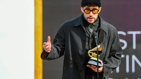 Exnovia de Bad Bunny le reclama $40 millones por usar su voz sin permiso