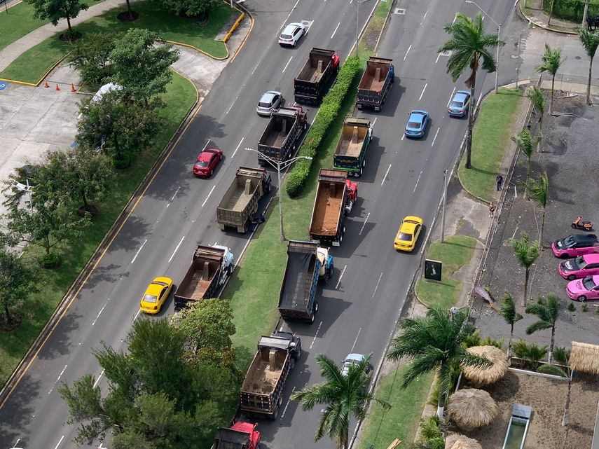 Conductores de volquetes llegan a acuerdos con el gobierno