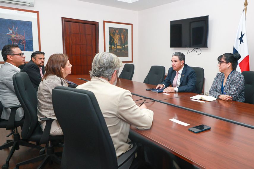 Panamá y CAF refuerzan cooperación para impulsar zonas francas y logística regional