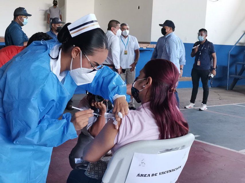 Un total de 561 mil 731 personas participarán del barrido de vacunación contra la covid-19.