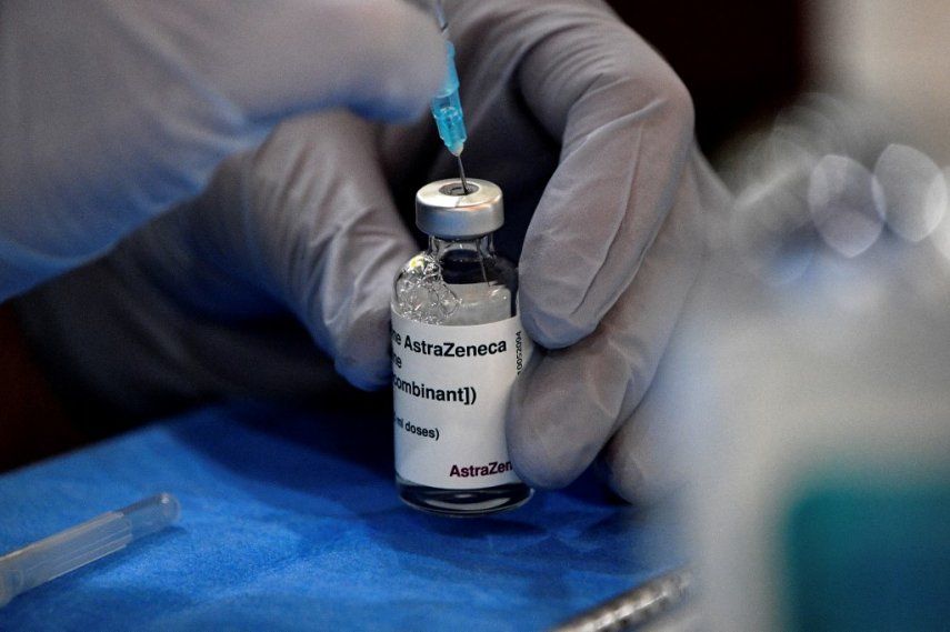 Vacuna AstraZeneca en Panamá se aplica a hombres y mujeres de más de 30 años.