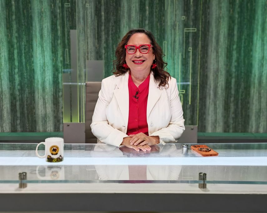 Gloria Young destaca avances de las mujeres y defiende la permanencia del Ministerio de la Mujer