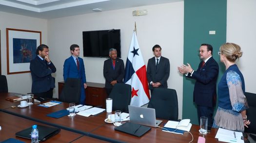 Panamá afianza su estrategia de microelectrónica y semiconductores para impulsar competitividad industrial