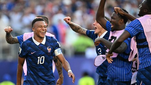 Sin que le sobrara nada, Francia superó la muralla defensiva de Paraguay, al que venció 1-0 este sábado en Filadelfia, y avanzó a cuartos de final del Mundial, donde le espera Marruecos. Sin que le sobrara nada, Francia superó la muralla defensiva de Paraguay, al que venció 1-0 este sábado en Filadelfia, y avanzó a cuartos de final del Mundial, donde le espera Marruecos.