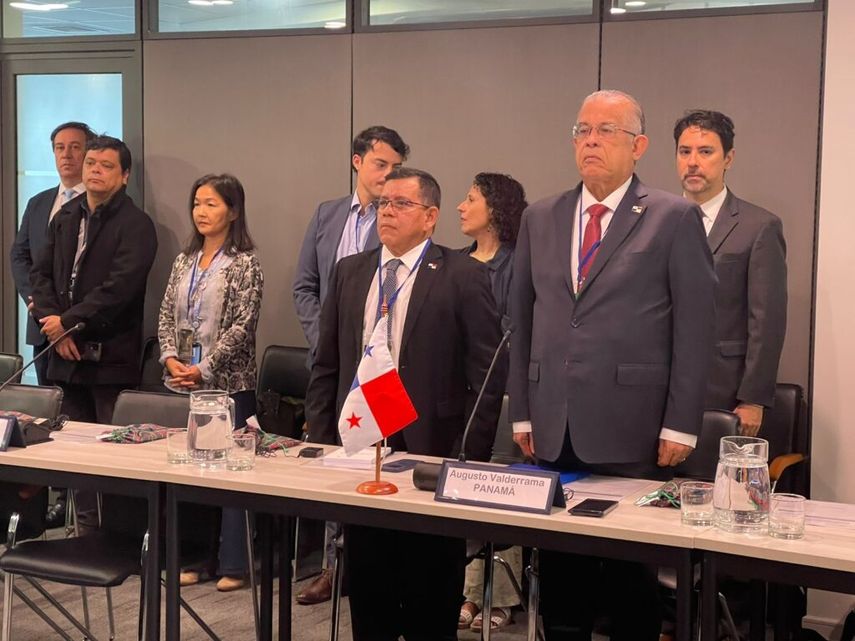 La delegación de Panamá estuvo conformada por el Ministro Augusto Valderrama y el director de Desarrollo Rural y Agricultura Familiar del MIDA, José Bernardo González. La delegación de Panamá estuvo conformada por el Ministro Augusto Valderrama y el director de Desarrollo Rural y Agricultura Familiar del MIDA, José Bernardo González.