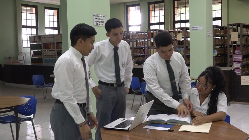 Debate Z: Estudiantes de la Escuela Normal Juan Demóstenes Arosemena