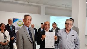 El Organismo Electoral Universitario (OEU) proclamó oficialmente al Dr. José Emilio Moreno como rector electo de la Universidad de Panamá para el período 2026-2031, luego de concluir el escrutinio de las 200 mesas de votación correspondientes a las elecciones realizadas el pasado 1 de julio.