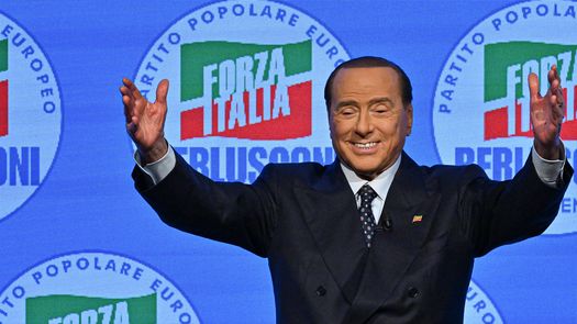 Mejora la salud de ex primer ministro italiano Berlusconi, según los médicos
