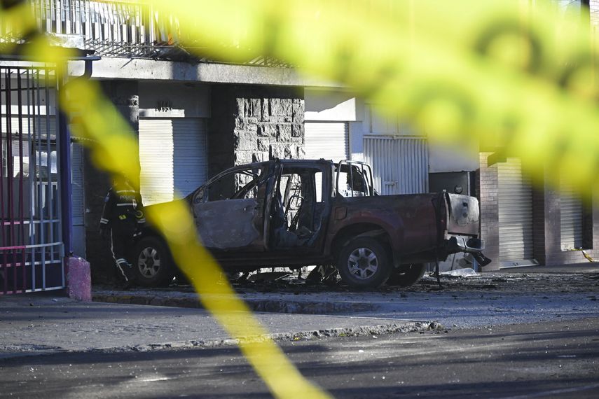 Ecuador: Coches bomba sacuden Quito, violencia continúa