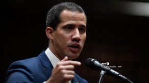 Venezuela suspende operaciones de aerolínea por caso relacionado con Guaidó