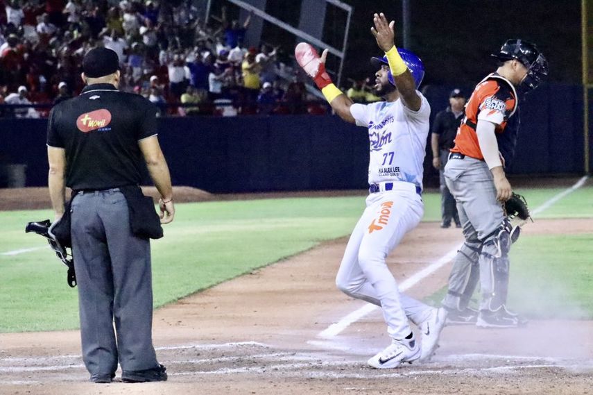 La provincia y novena de Colón superó a Los Santos en el quinto juego de la serie final del Béisbol Mayor 2023 y se hacen con el título de nuestra liga nacional. 