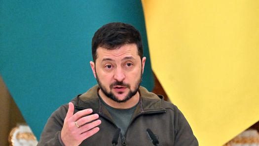Zelenski viajará el sábado a Italia donde podría reunirse con el papa Francisco