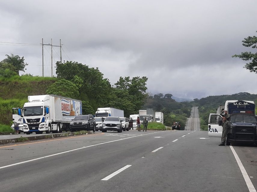 El IDAAN informó que un camión proveedor de insumos para tratar el agua potable no ha podido entregar sus productos a&nbsp; las provincias de Chiriquí y Bocas del Toro por el cierre en la vía interamericana.