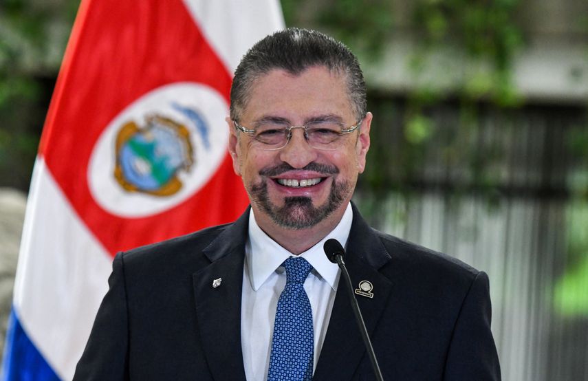 El Tribunal Supremo de Elecciones de Costa Rica (TSE) solicitó este martes a la Asamblea Legislativa tramitar el levantamiento del fuero al presidente del país, Rodrigo Chaves, por aparentemente haber incurrido en beligerancia política. El Tribunal Supremo de Elecciones de Costa Rica (TSE) solicitó este martes a la Asamblea Legislativa tramitar el levantamiento del fuero al presidente del país, Rodrigo Chaves, por aparentemente haber incurrido en beligerancia política.