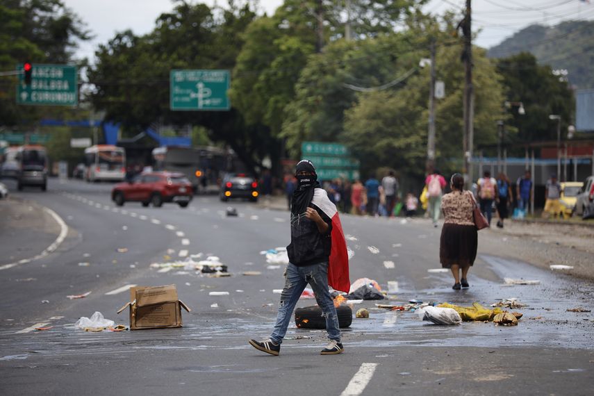 Niña de 4 años golpeada por una piedra durante protestas en Panamá permanece en la UCI