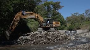 El Idaan, informó que ya el personal ha realizado labores para represar parte de las tomas de agua en el río David, Majagua, Tolé, San Félix, San Bartolo en Barú y Chiriquí Viejo, sin embargo, los caudales siguen bajando. &nbsp;