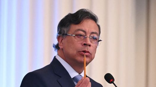 Petro pone en duda causas de accidente aéreo militar en Colombia Petro pone en duda causas de accidente aéreo militar en Colombia