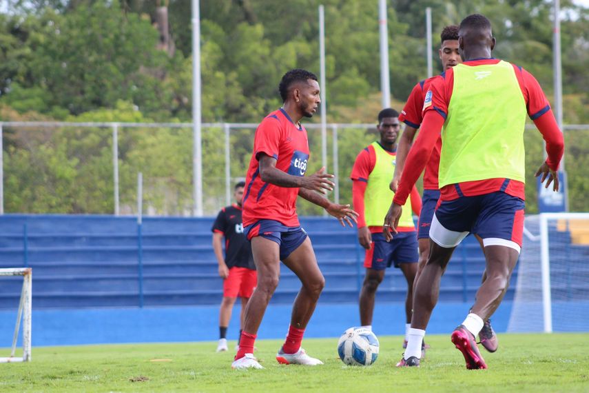 Selección Mayor de Panamá viaja este lunes a Costa Rica
