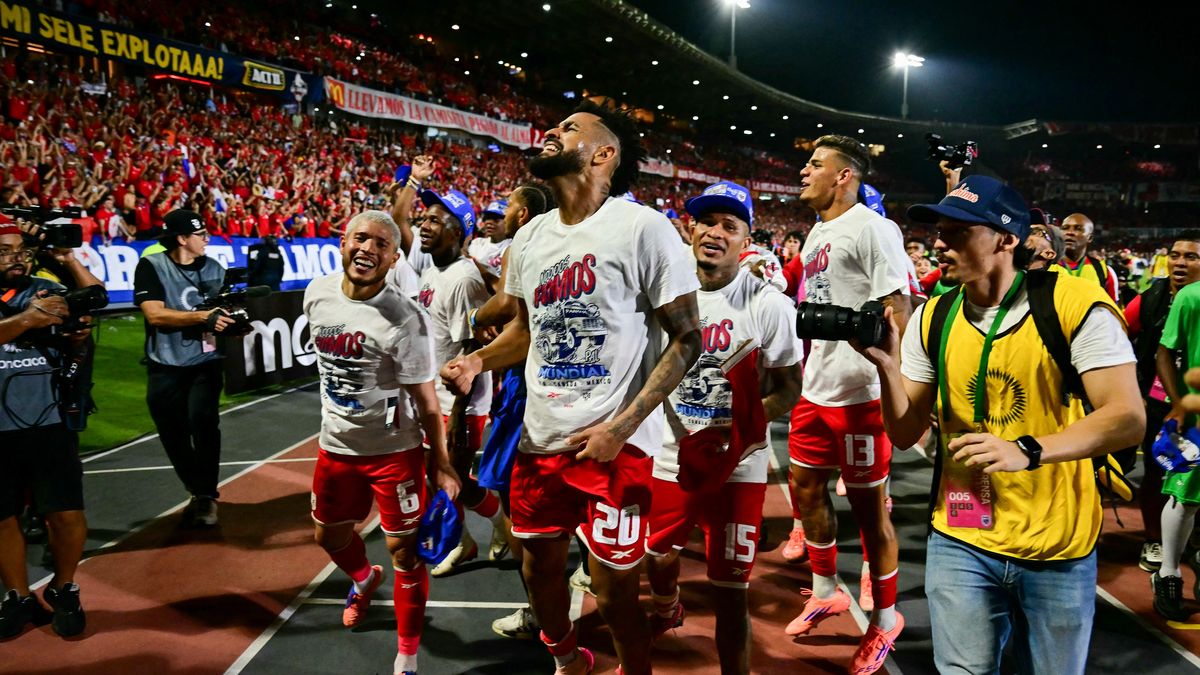 La selección de Panamá se clasificó al Mundial 2026, su segunda cita al máximo torneo del fútbol, tras haber participado en el de Rusia 2018, y el país lo celebró con alegría, volcándose a las calles, porque se logró después de luchar hasta la última fecha de las eliminatorias de la Concacaf. La selección de Panamá se clasificó al Mundial 2026, su segunda cita al máximo torneo del fútbol, tras haber participado en el de Rusia 2018, y el país lo celebró con alegría, volcándose a las calles, porque se logró después de luchar hasta la última fecha de las eliminatorias de la Concacaf.