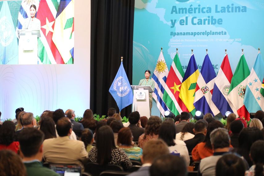 El Ministerio de Ambiente (MiAMBIENTE) dio inicio a la Semana del Clima de América Latina y el Caribe en la ciudad de Panamá, con la participación de unos tres mil delegados. El Ministerio de Ambiente (MiAMBIENTE) dio inicio a la Semana del Clima de América Latina y el Caribe en la ciudad de Panamá, con la participación de unos tres mil delegados.