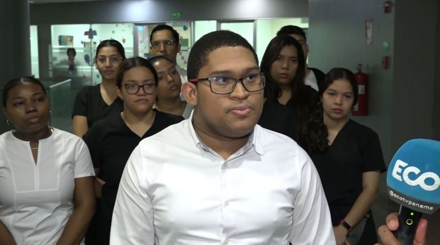 Médicos aspirantes a internado expresan preocupación por exclusión de plazas