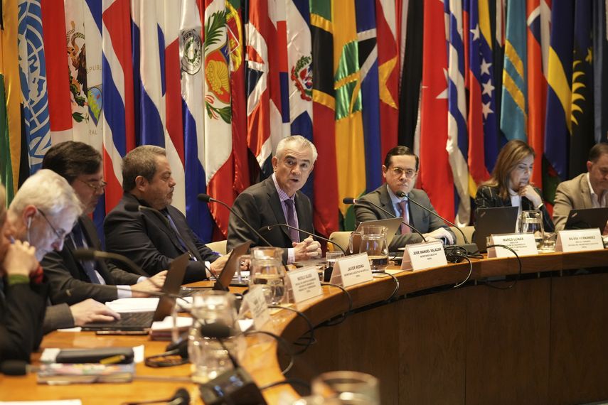 Cepal pide desarrollo productivo para evitar tercera década perdida en América Latina