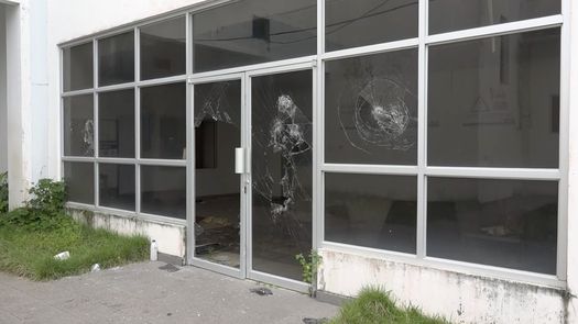 El hospital de Bugaba contaría con 150 camas y atención médica las 24 horas, entre otras promesas, mientras permanece en abandono y ahora es objeto de vandalismo.
