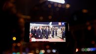 El presidente de Estados Unidos, Donald Trump, aterrizó este miércoles en Pekín a las 19.50 hora local (11.50 GMT) para desarrollar hasta el próximo viernes una visita de Estado a China, su segunda al país asiático desde la realizada en 2017 durante su primer mandato. El presidente de Estados Unidos, Donald Trump, aterrizó este miércoles en Pekín a las 19.50 hora local (11.50 GMT) para desarrollar hasta el próximo viernes una visita de Estado a China, su segunda al país asiático desde la realizada en 2017 durante su primer mandato.