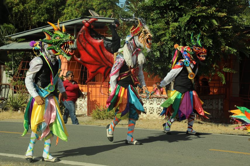 Diversos grupos folclóricos de la región de Chame y delegaciones invitadas aportaron su talento. Diversos grupos folclóricos de la región de Chame y delegaciones invitadas aportaron su talento.