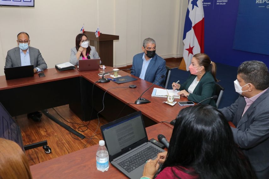 Los ministros de Salud (MINSA) Luis Francisco Sucre y la ministra de Educación (MEDUCA) Maruja Gorday de Villalobos, sostuvieron este lunes una reunión de coordinación donde analizaron diversos puntos que tienen por objetivo mitigar el incremento de casos positivos por Covid.