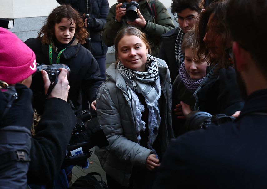 Greta Thunberg comparece tras alterar el orden público. Greta Thunberg comparece tras alterar el orden público.