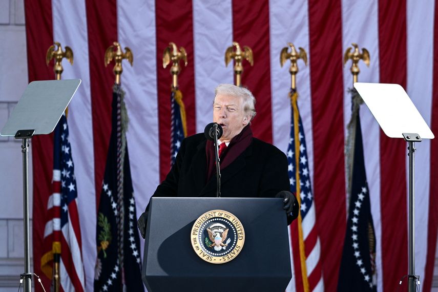 Trump reivindica una gran victoria por acuerdo para poner fin a cierre del gobierno