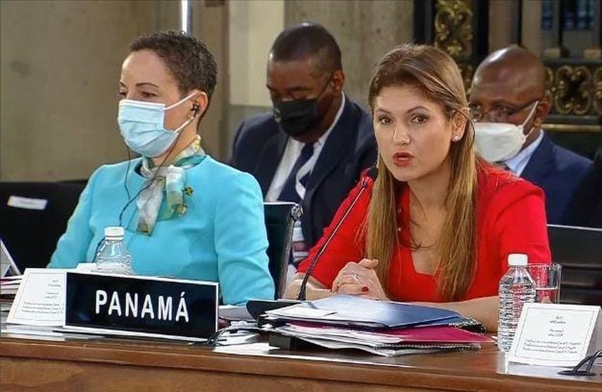 Canciller Erika Mouynes en cumbre de la CELAC en México.