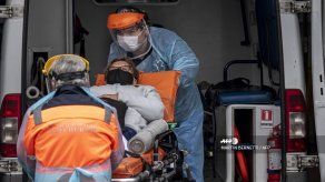 COVID-19 pone al sistema de salud público chileno cerca del límite