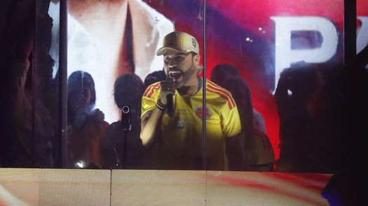 El candidato ultraderechista Abelardo de la Espriella lanzó una advertencia al presidente colombiano, Gustavo Petro, y a la izquierda al deciles que respeten el resultado de las elecciones y no intenten desconocer la voluntad expresadaen la urnas, en las que fue el más votado para ir a segunda vuelta. El candidato ultraderechista Abelardo de la Espriella lanzó una advertencia al presidente colombiano, Gustavo Petro, y a la izquierda al deciles que respeten el resultado de las elecciones y no intenten desconocer la voluntad expresadaen la urnas, en las que fue el más votado para ir a segunda vuelta.