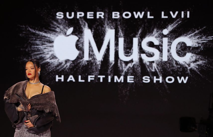 El esperado espectáculo del descanso del Super Bowl, la retransmisión deportiva más seguida en Estados Unidos, vivirá la vuelta a los escenarios de Rihanna.