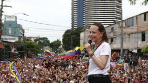 La líder opositora y Premio Nobel de la Paz 2025, María Corina Machado, aseguró este sábado que la presidente interina de Venezuela, Delcy Rodríguez, saldrá del poder y que el gran reto que tiene los venezolanos es construir los pilares éticos y liberales que harán que Venezuela nunca jamás caiga bajo el comunismo y la tiranía.