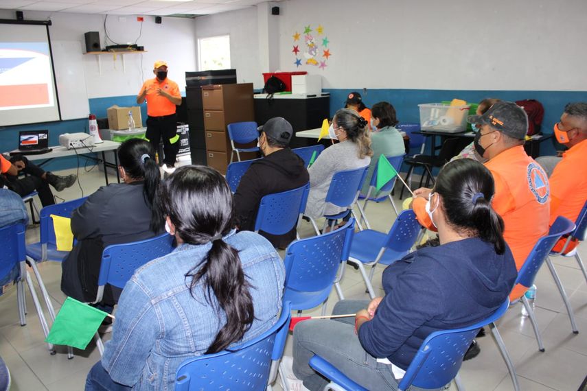 Fundación Natura y SINAPROC realizaron la capacitación para fortalecer el Sistema de Alerta Temprana y monitoreo de zonas con riesgo a inundaciones y deslizamientos, en la cuenca del río Chiriquí Viejo en Tierras Altas.