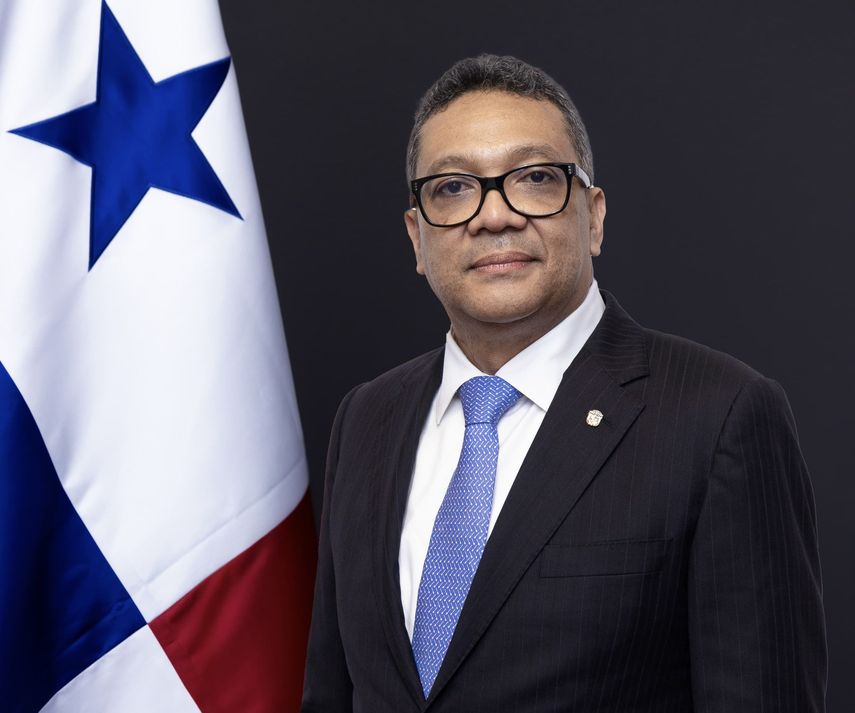 Dino Mon es ratificado como nuevo director de la Caja de Seguro Social